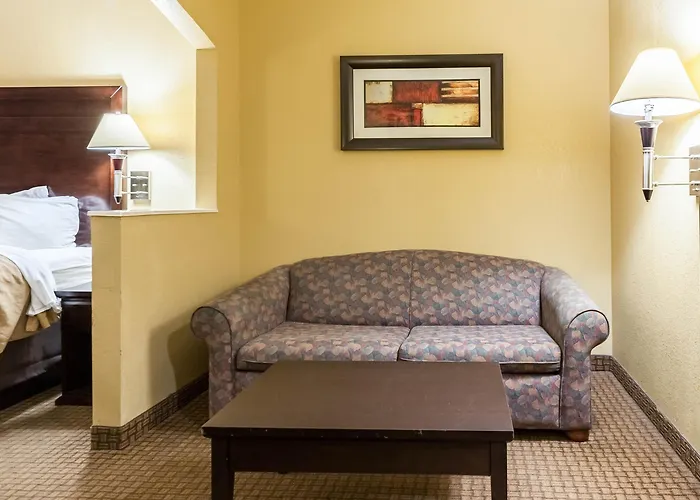 Hotel Quality & Lafayette